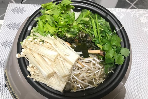 野菜を入れて煮込みます