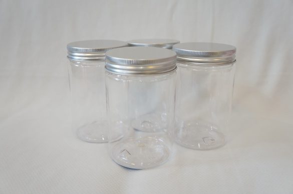 プラスチックなので、落としても割れない