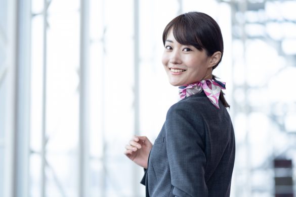 ヘアスプレーをかけてパリッとさせてた