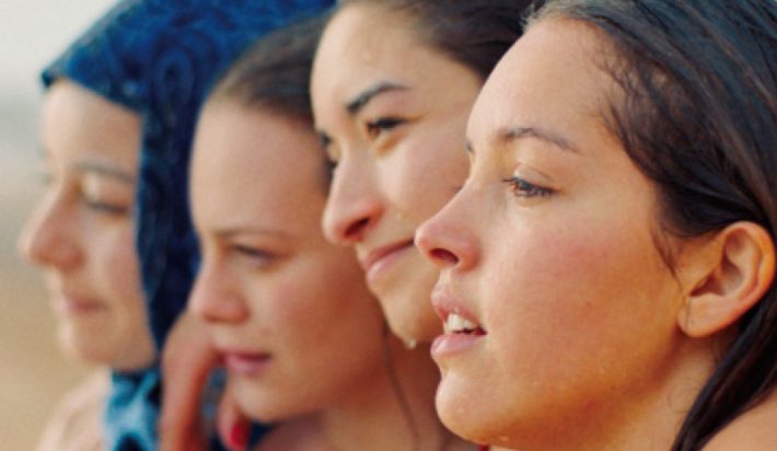 映画『パピチャ 未来へのランウェイ』