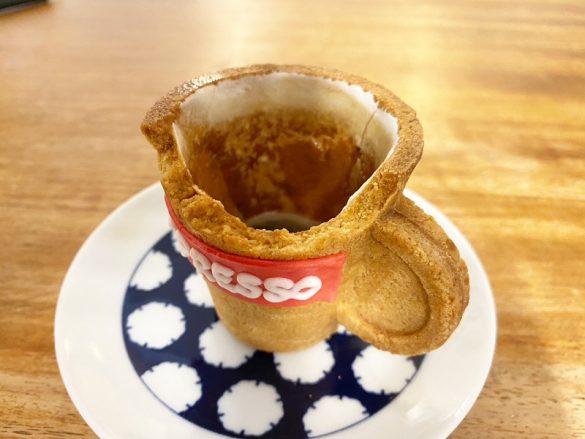 外はサクサクですが中側にはエスプレッソが染みてる