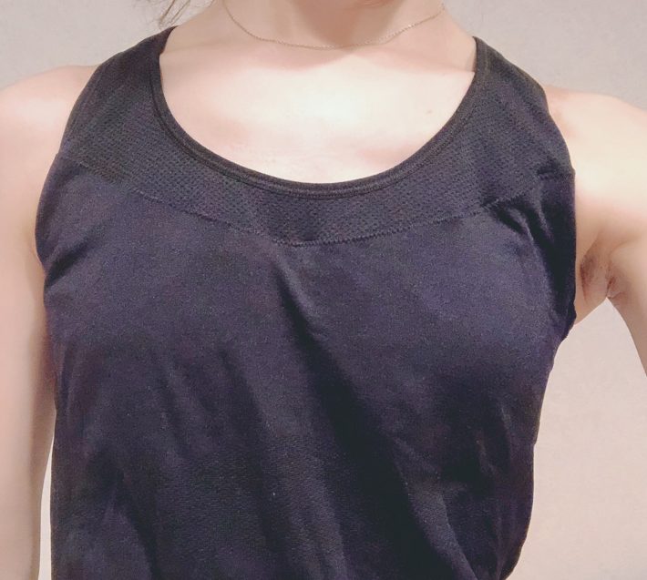 guスポーツカップ付きタンクトップ