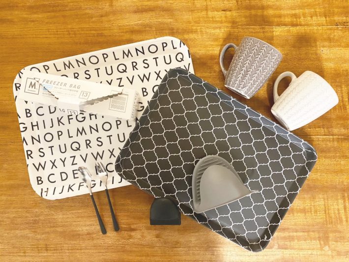 セリアおしゃれモノトーンキッチングッズ