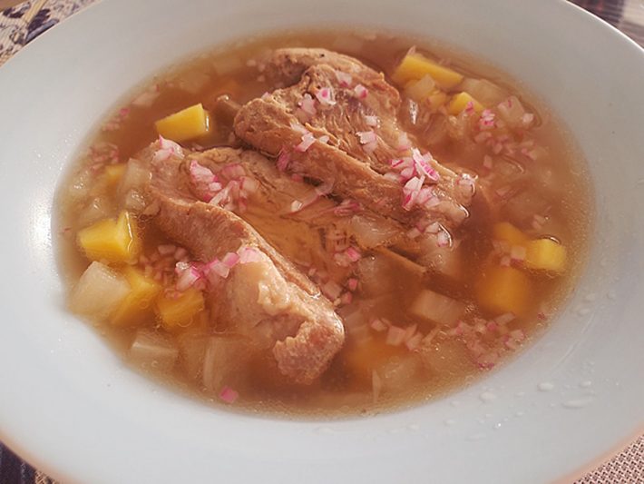 骨付き肉美容スープ