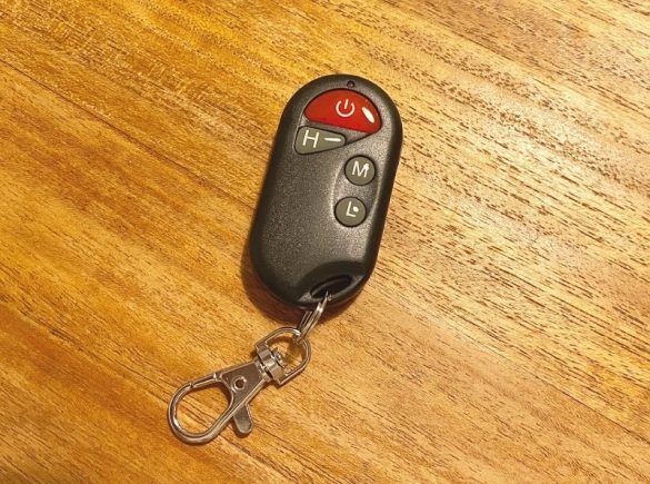 履き心地や温かさは？ 実際に履いて過ごしてみた