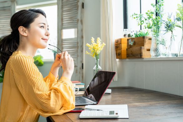 女性