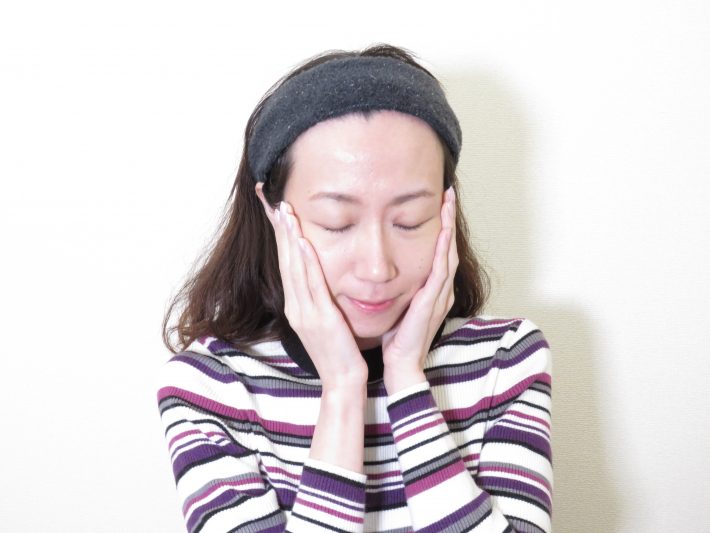 最後に、優しく馴染ませるようにします