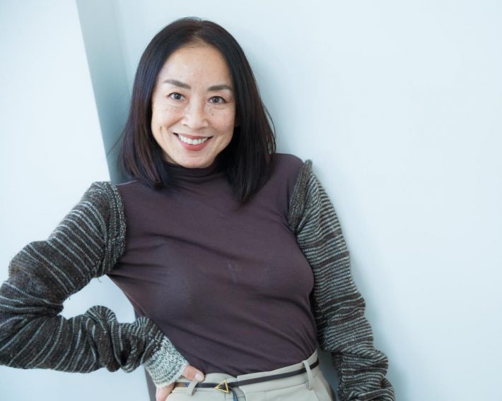 人気スタイリスト亘つぐみに聞く 「アラフォー女性がおしゃれに見せるコツ」