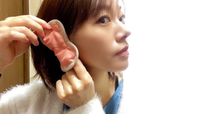 ゴムを結構しっかりめに上下に伸ばして耳の上下から引っかかる位置を探すとフィット