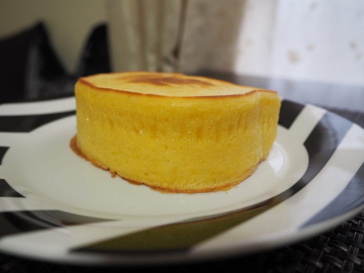 パンケーキの厚みは3.5センチほど
