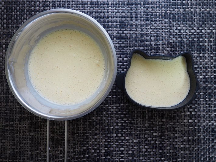 市販のホットケーキミックス150g、卵1個、豆乳100ml