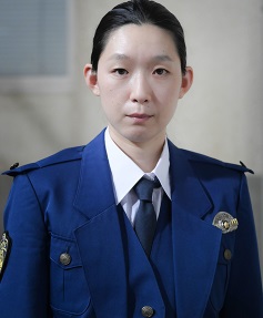 時効管理課に所属する女性警察官・サネイネ