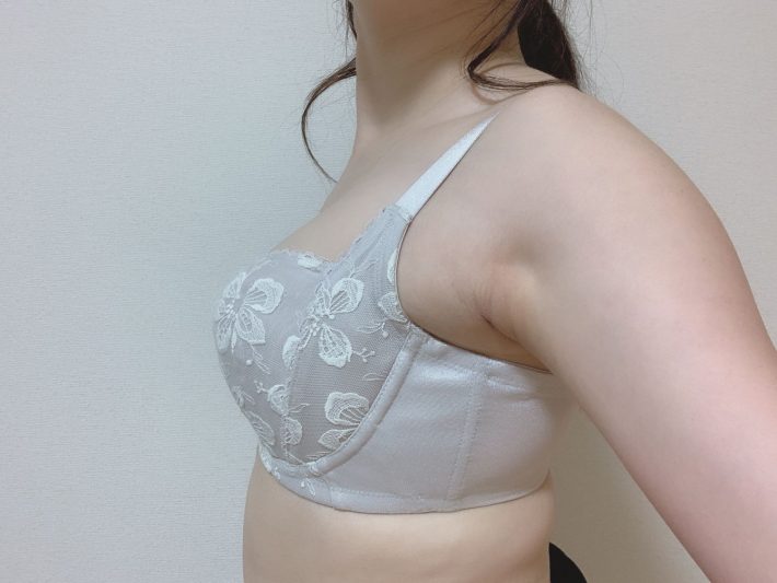 ワコール「リュクスボーテ　デコルテアップ」￥ 9,350 (税込)