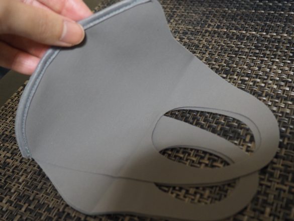 顔にフィットするけれど痕はつきにくい