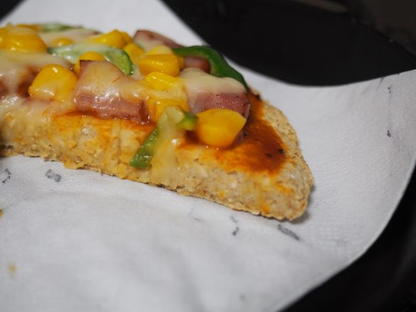 オートミールがギュッと凝縮された、みっしりとした生地