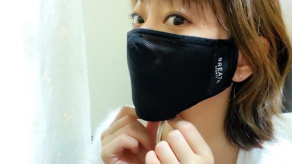 マスクが顔に貼りつきにくくて快適