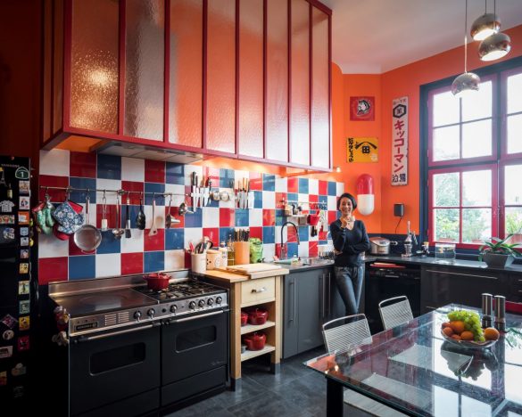 中村江里子さん宅のキッチン。お料理をしたり、おやつを用意したり、仕事をしたり…大好きな場所