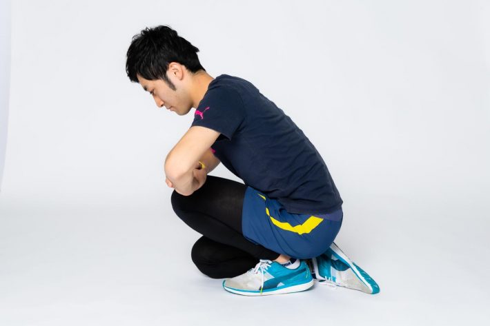 おばあちゃん膝改善の忍者ポーズ