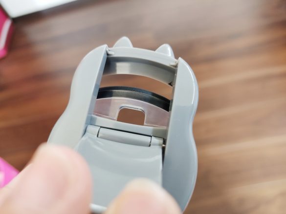 「ねこのアイラッシュカーラー」715円（税