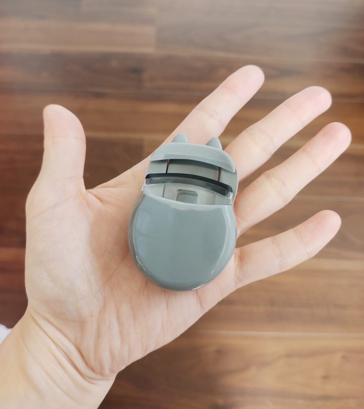 「ねこのアイラッシュカーラー」715円（税