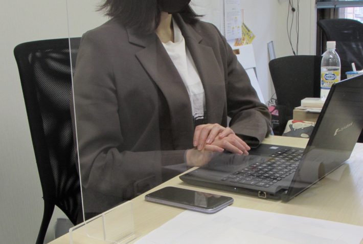 SNSの裏垢で裸を見せる子どもたちの心理