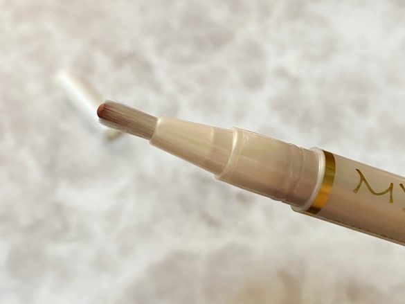 ネイルカラーがでてきた