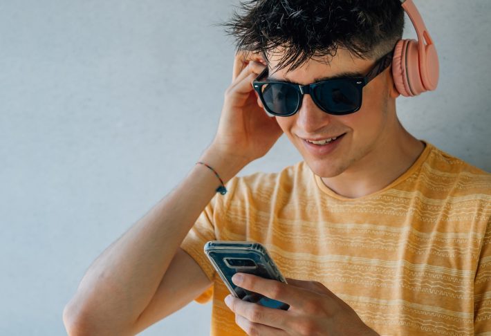 マッチングアプリ　男性　スマホ