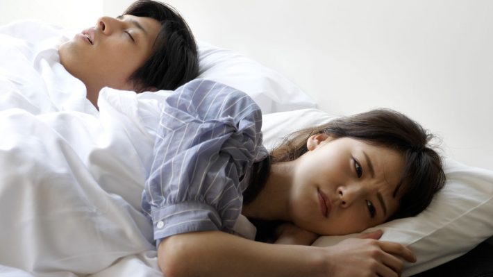 ベッド　カップル