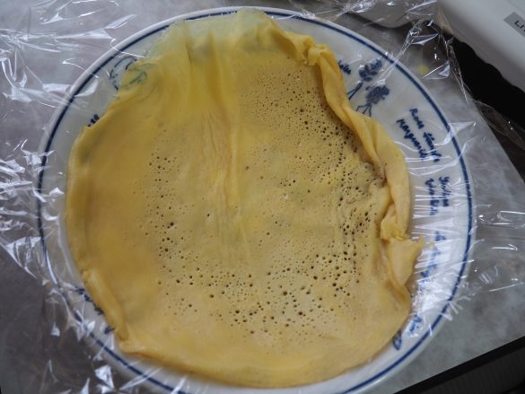 しっかりと広げた状態でお皿に取る