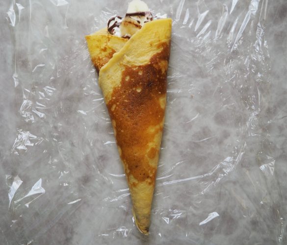 シンプルに下から巻いたほうがクレープらしい