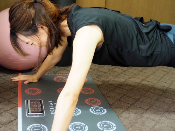 マットの上で動いてみると意外と遠い