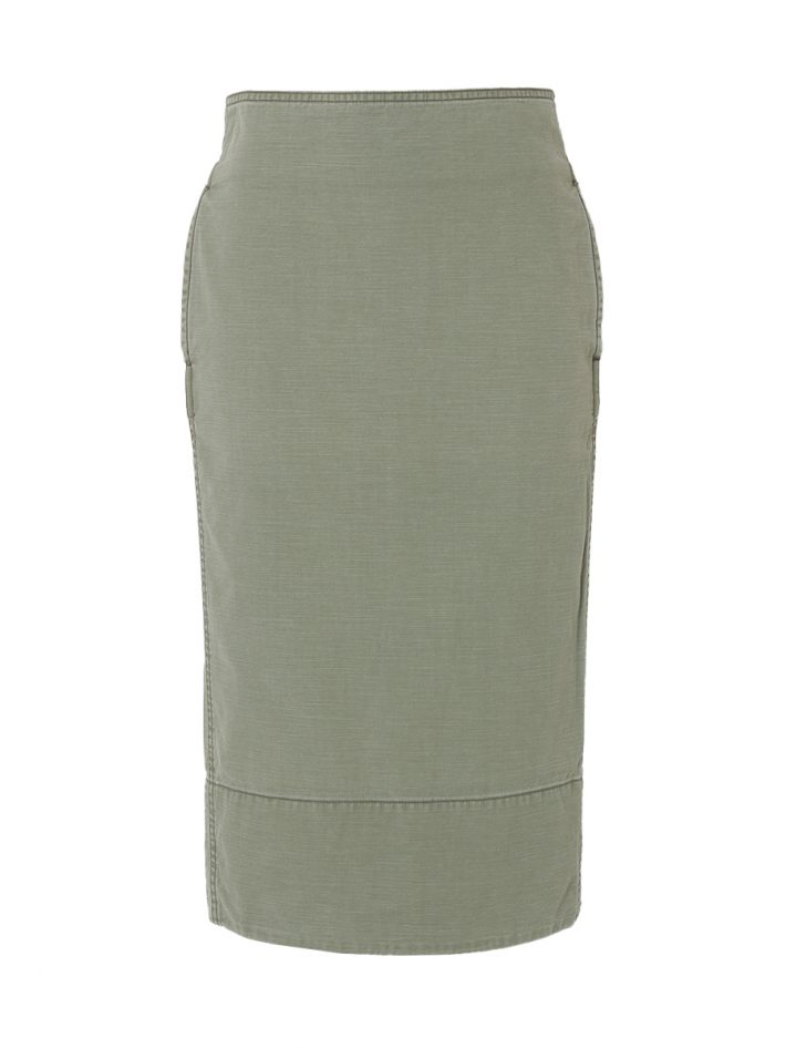 SOFIE BACK SATIN TIGHT LONG SKIRT（税込39,600円）