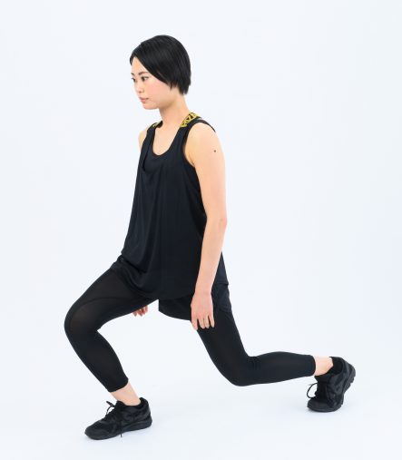 バックランジwithツイストNG