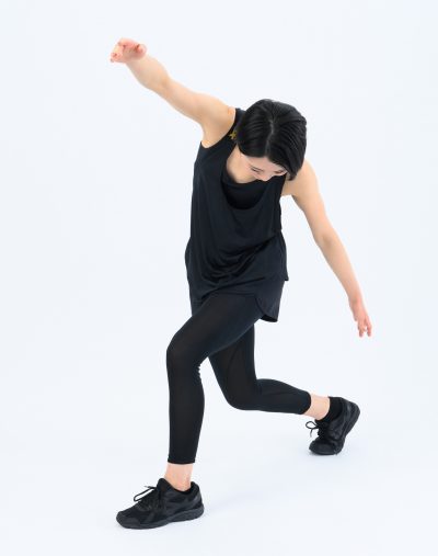 バックランジwithツイストNG2