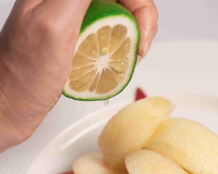 カボスをギュッとひと絞りかけてみよう！