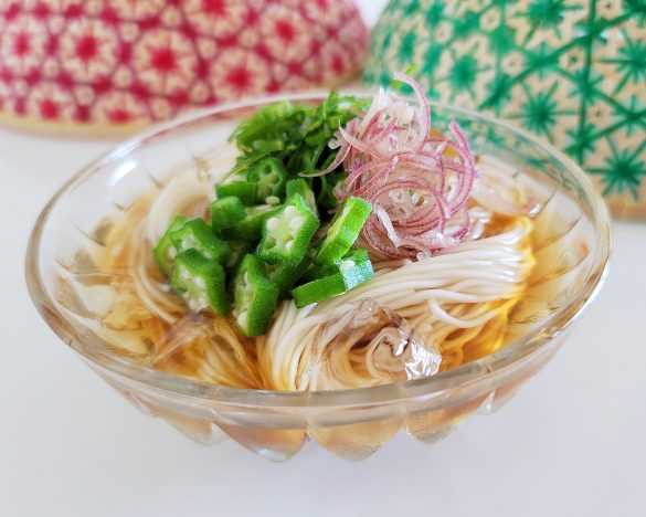 薬味をのせていただきましょう