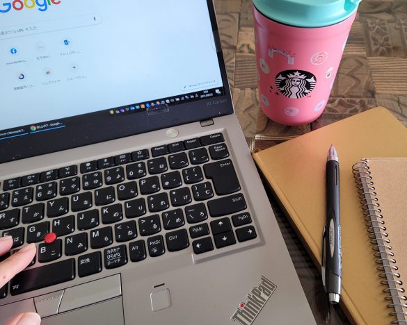 デスクワーク時に違和感なく、アイスもホットも楽しめる