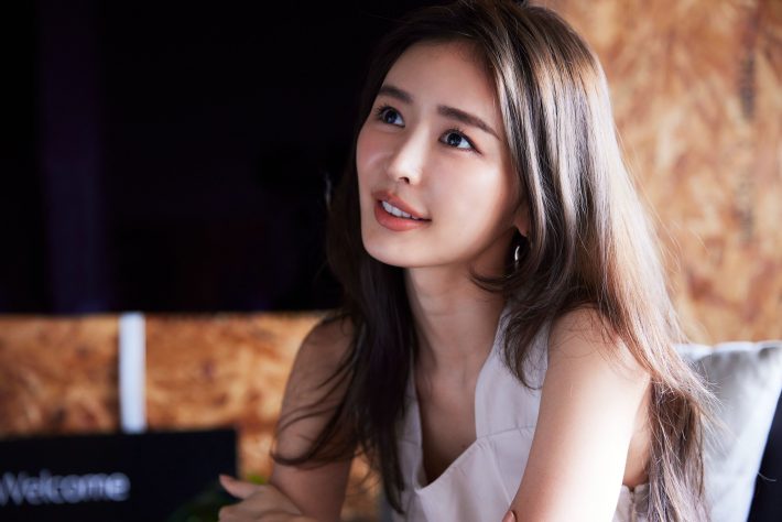 加治ひとみさん