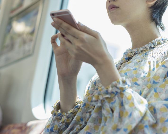 電車内 女性
