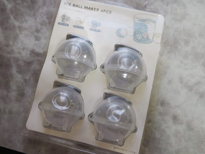 3COINSの「アイスボールメーカー/4個セット」（税込330円）