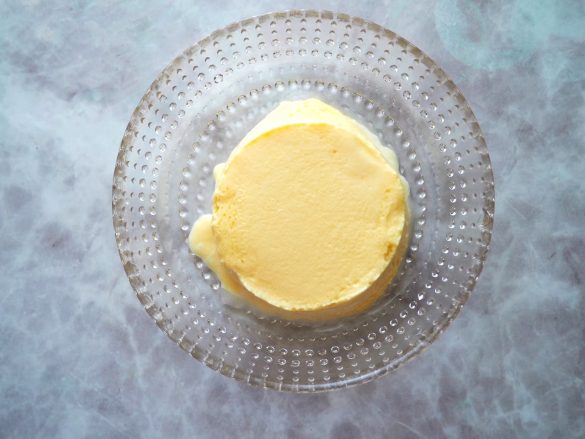 カラメルソースなしのプリンって