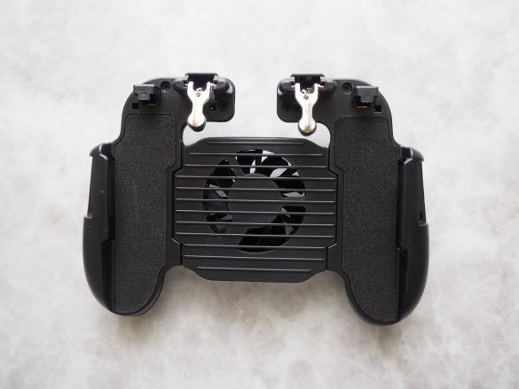 （対象機種：幅13～16.5cm/厚さ1.5cmまでのスマートフォン）