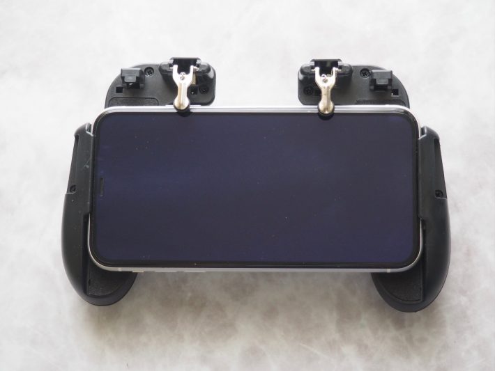 スマートフォンを固定1