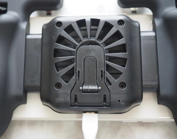 電源のON/OFFボタンはなく、コンセントにさしている間だけ動きます。