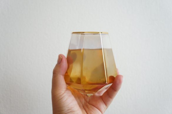 底が平らになっていない珍しい形