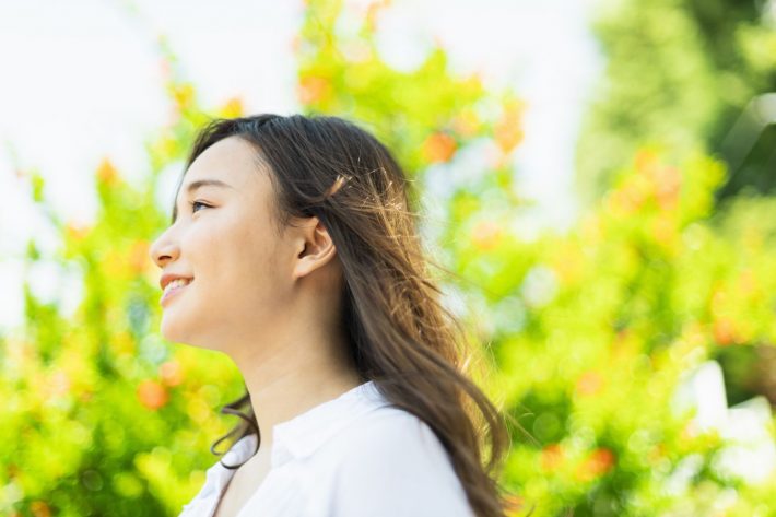 快適な暮らし　笑顔　女性
