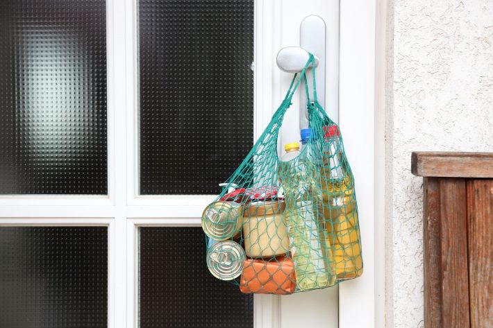 食料品　玄関　配達