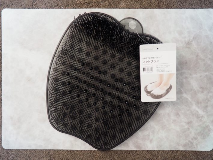 ニトリ「フットブラシ」（税込799円）