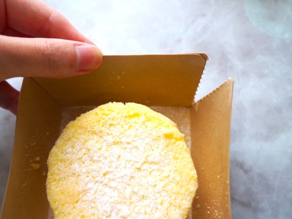 点線にそって簡単に箱を広げられます。