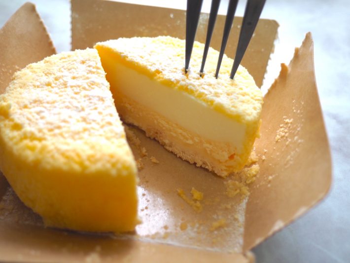 自然解凍の目安はフォークがスッと刺さるくらい。